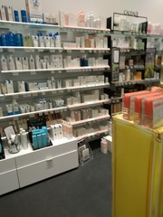 Fantastic Skincare: Skin (almost) sorted- decent fucking summer fucking clothes would be fucking nice. Don't ask us about our hair 🐌