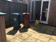 Tiny rented yard - help needed!