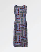 These trainers with these dresses?