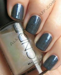 What colour for summer nails?