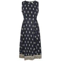 These trainers with these dresses?