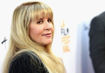 I wish i could afford Stevie Nicks' plastic surgeon