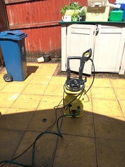 Tiny rented yard - help needed!