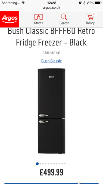 Freestanding fridge freezer in integrated space