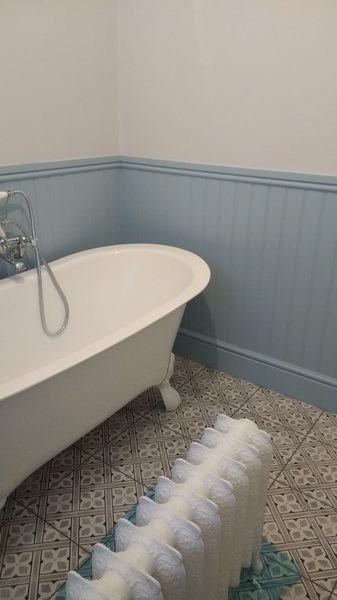 Does this wall colour work with the floor tiles (picture attached)