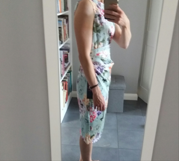 Does this dress make me look like a kangaroo?