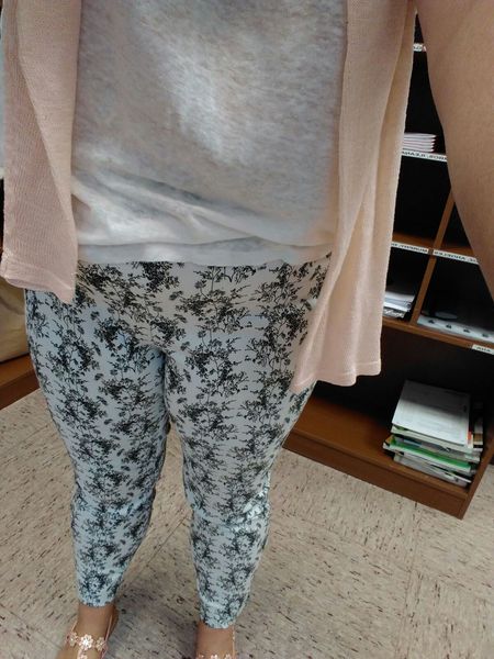The next step up in smartness from Gap bi-stretch skinny ankle pants?...