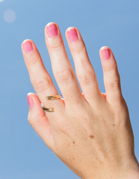 Can anyone help to find a similar nail polish please