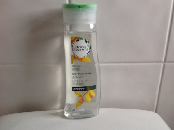 🐌 Fantastic Skincare: Hot Snails, Summer in the City - Now with added shelf porn!