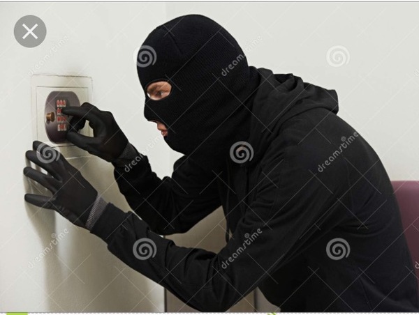 Come all ye Safe Crackers  - AIBU to move without opening it?