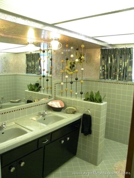 To have a Avocado bathroom suite