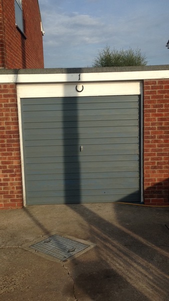 What F&B colour if F&B dark tones undercoat nearest to?