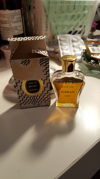 Pink mohicans and cats: Lovely, Friendly Perfume Thread 5