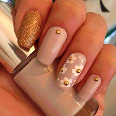Can I see your nails?
