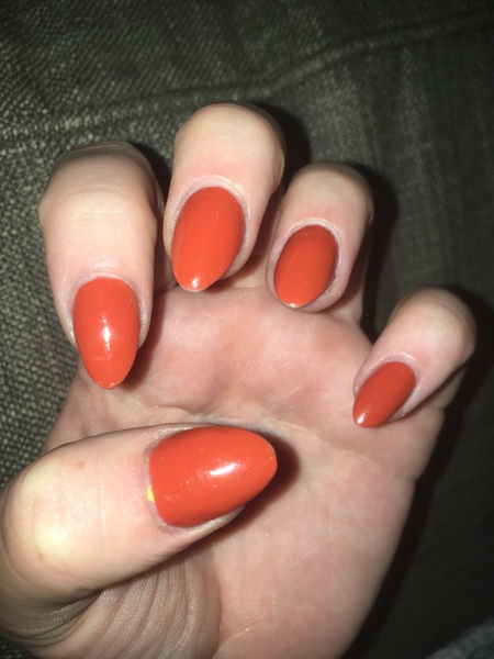 Giz a look at your nails!