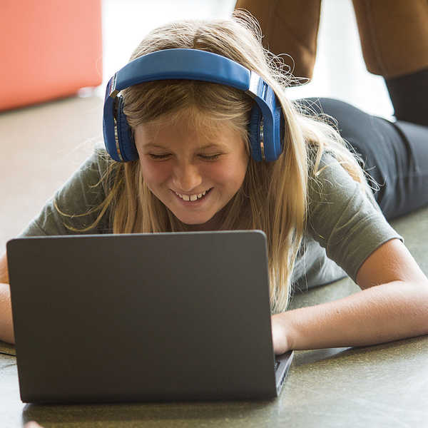 Tell Intel what your family could do with a new laptop - £300 voucher to be won! NOW CLOSED