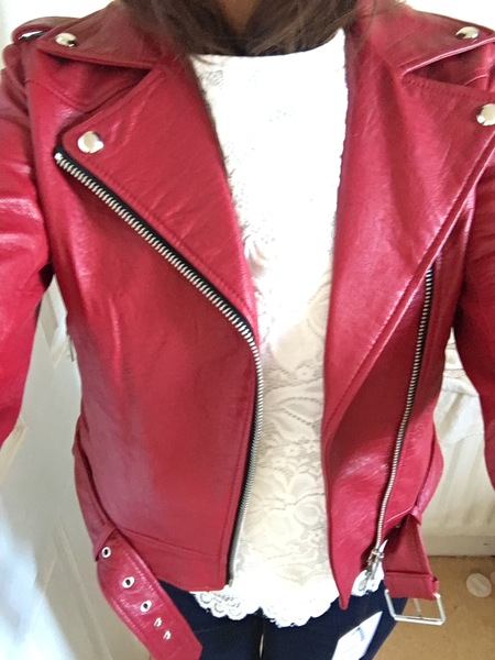 Do you like this jacket? Do I suit it?