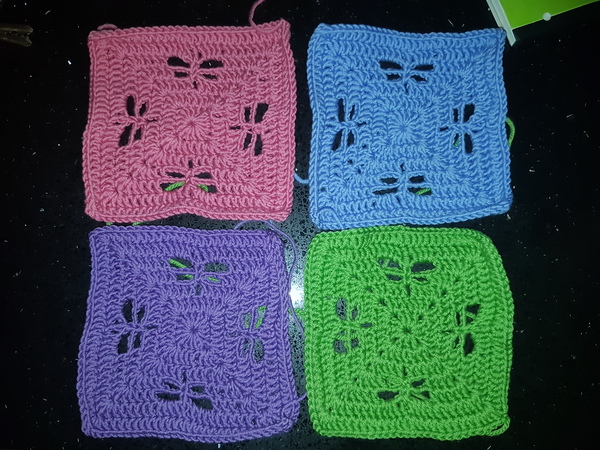 Woolly Hugs. Remembering Joseph, we are making a blanket for Trazzletoes and family, can you help?