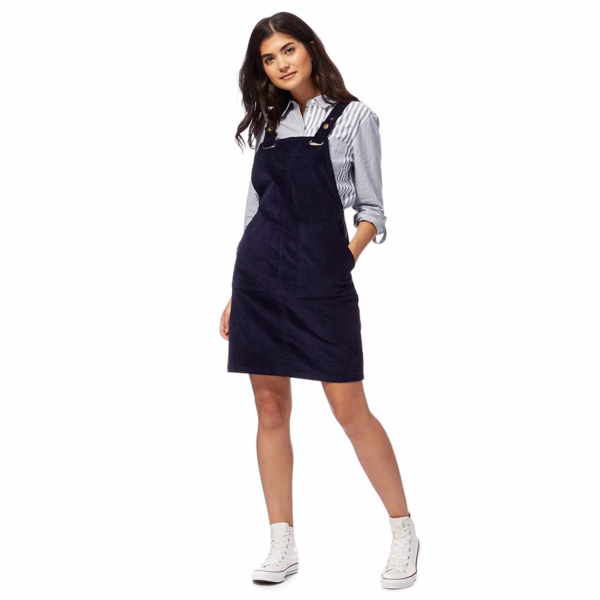 Navy dungaree dress - what colour tights?