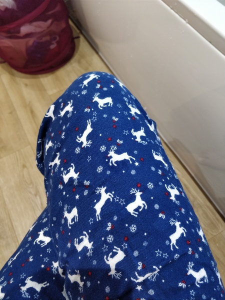 We're rocking around the Christmas tree, waiting for Santa to come to town. It's countdown to Christmas thread 4!!