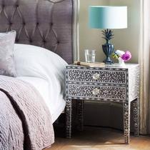 What's furniture and (curtains) with this bed?