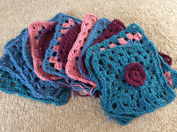 Woolly Hugs. Remembering Joseph, we are making a blanket for Trazzletoes and family, can you help?