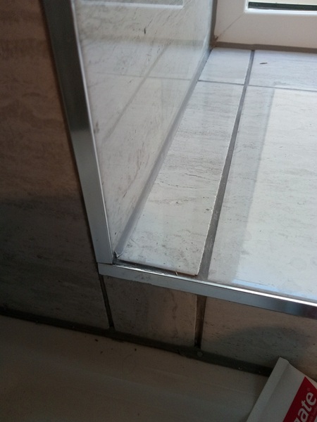 Dodgy tiling, need advice