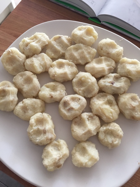 Frugaleering, cakes and baby talk