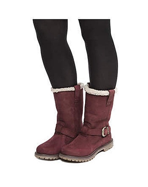 Comfortable but still stylish/attractive footwear for long dog walks