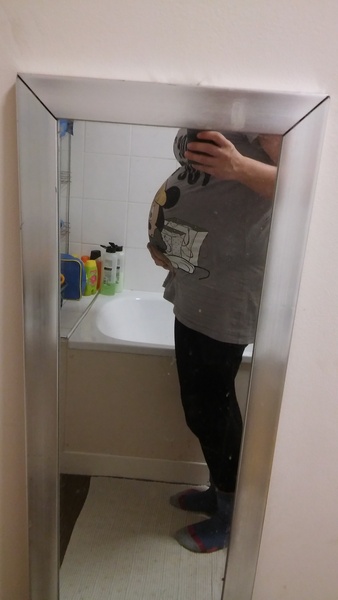 January Babies #5 - Are we 'glowing' yet?!