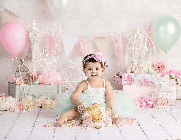 Giant cupcake cake smash