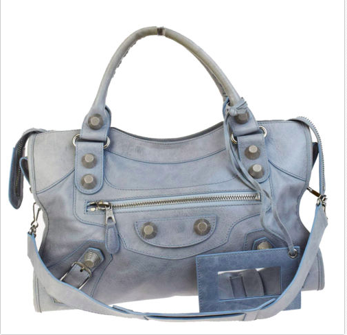 Is this a bag colour that will work for everything?