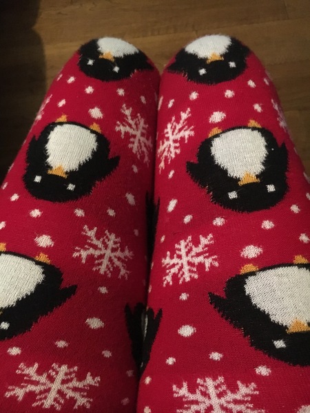 We're rocking around the Christmas tree, waiting for Santa to come to town. It's countdown to Christmas thread 4!!