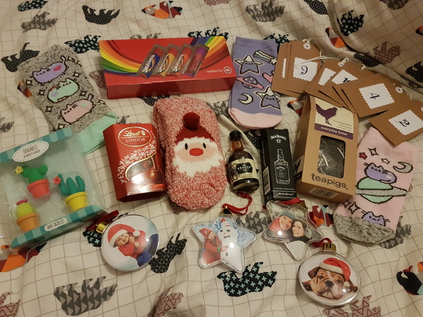 I'm making my GF an advent calendar.  What would you like to find in yours?