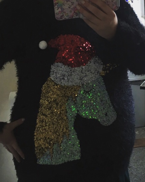 What is the difference between snowmen and snow women? Snowballs! It’s countdown to Christmas thread 5!