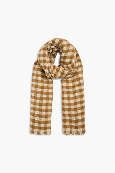 I've just got back from five days in Le Marais, and I've decided I want become Parisian, s'il vous plait.