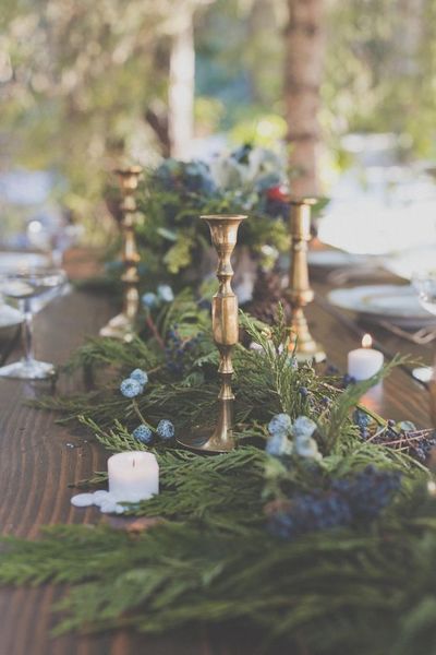 How do you decorate your table if you want to have food in the middle of the table to serve from?