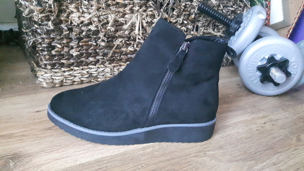 Are these boots frumpy?