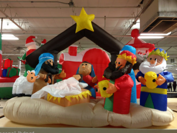 To hate the now common usage of "santa"