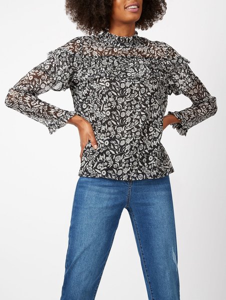 Help me break free of suits! What else can I wear to work? (Plus size)