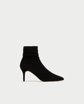 What shoes with slim cut trousers?