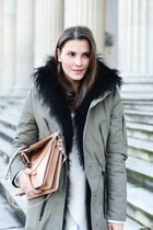 I've just got back from five days in Le Marais, and I've decided I want become Parisian, s'il vous plait.