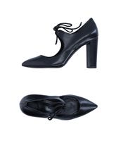 I've just got back from five days in Le Marais, and I've decided I want become Parisian, s'il vous plait.