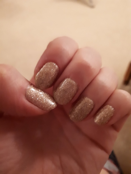 What colour Christmas nails?