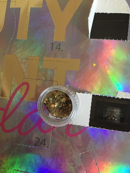 Sharing the Shitness - HOF Advent Calendar SPOILERS