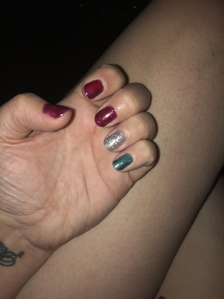 What colour Christmas nails?
