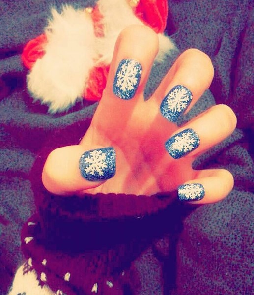 No aibu but let's see your Christmas nails