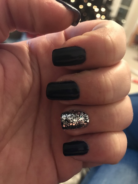 No aibu but let's see your Christmas nails
