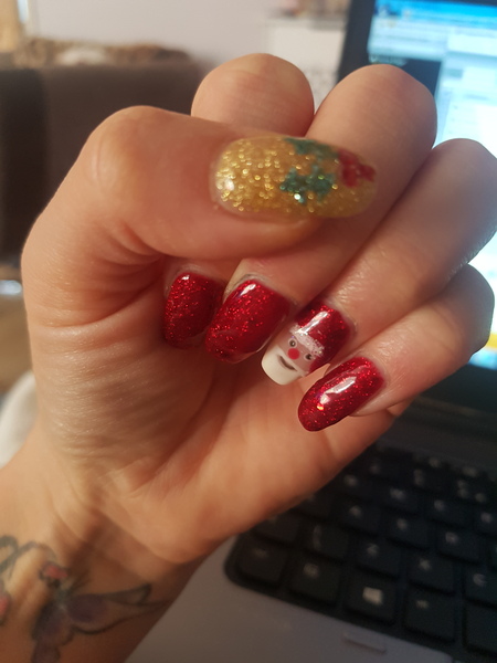 No aibu but let's see your Christmas nails