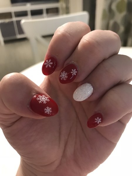 No aibu but let's see your Christmas nails